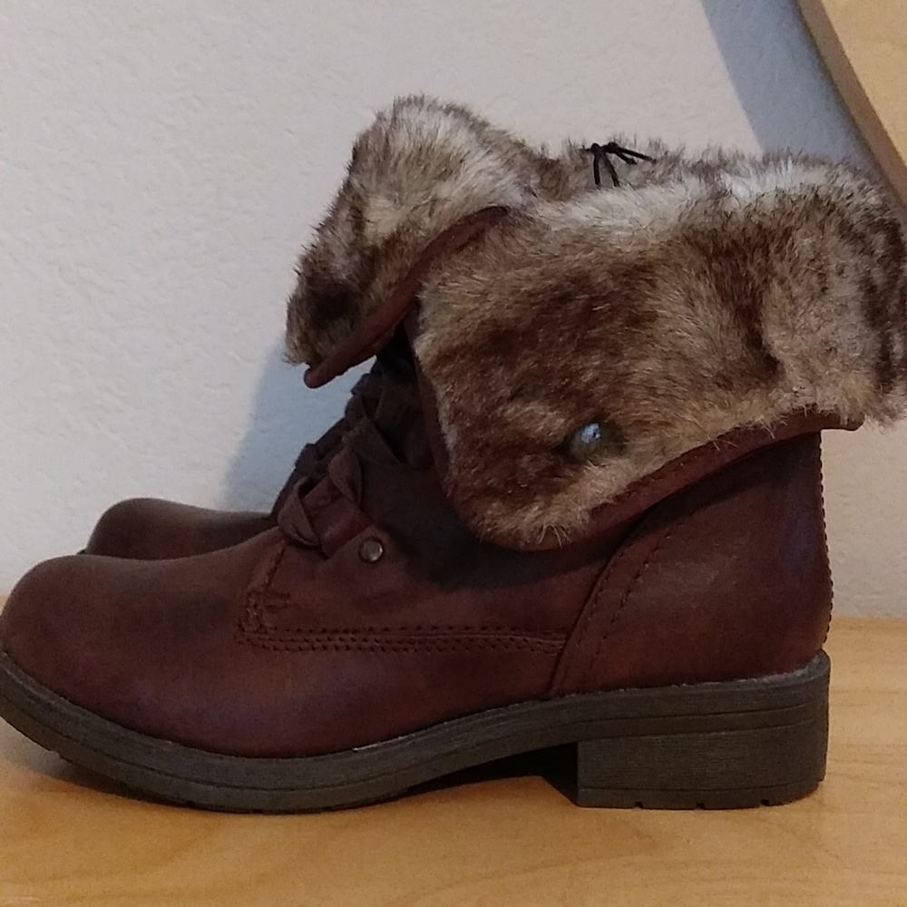 Mossimo Ankle Boots brown size 6